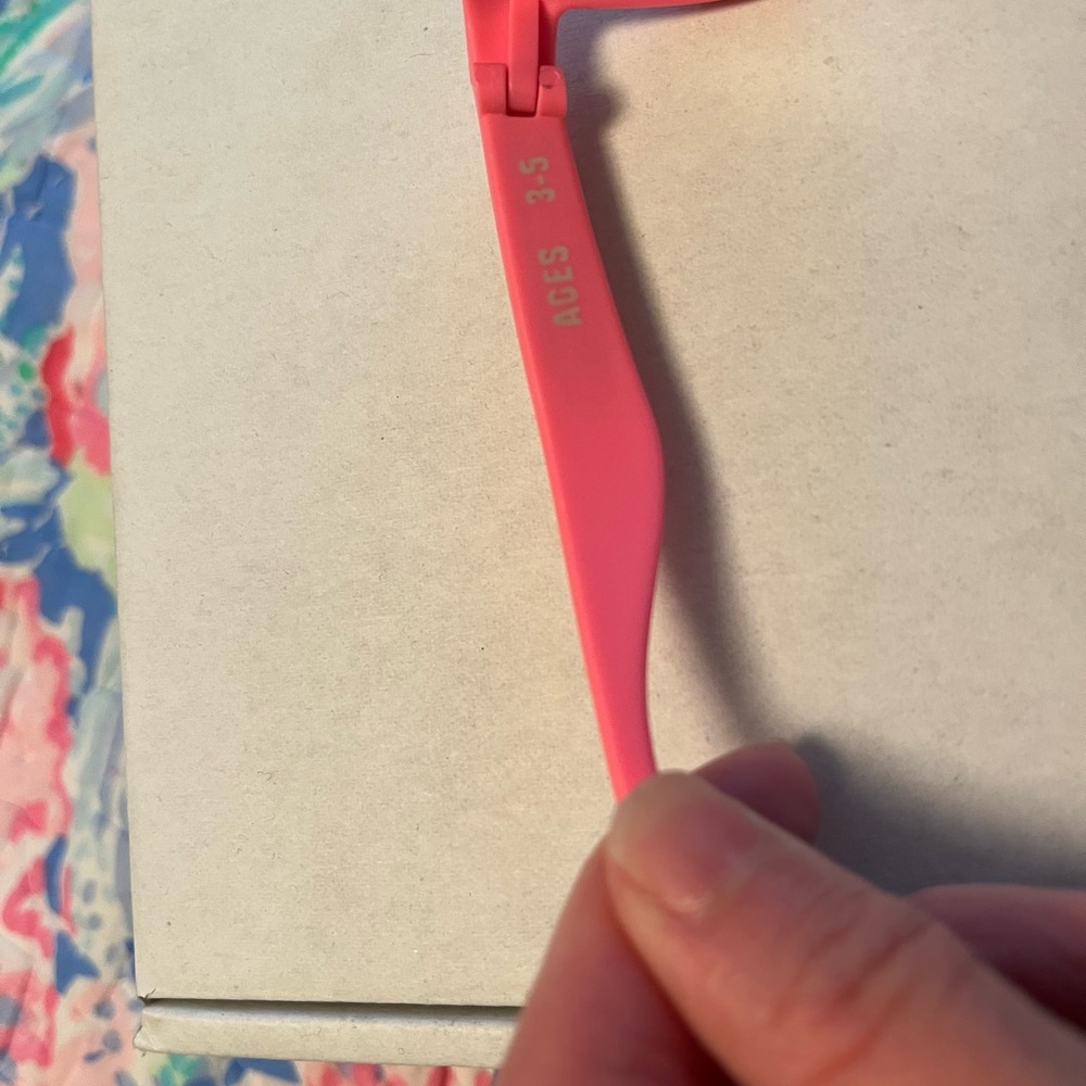 Babiators Think Pink Sunglasses - Picture 3 of 4